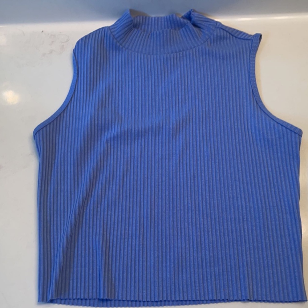 Boutique turtle neck!